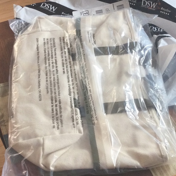 Canvas Tote with Travel Band - Picture 7 of 8